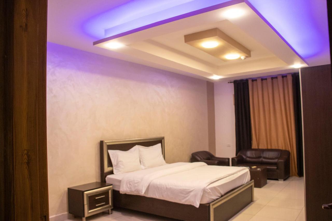 Hotel Sara Crown 2*