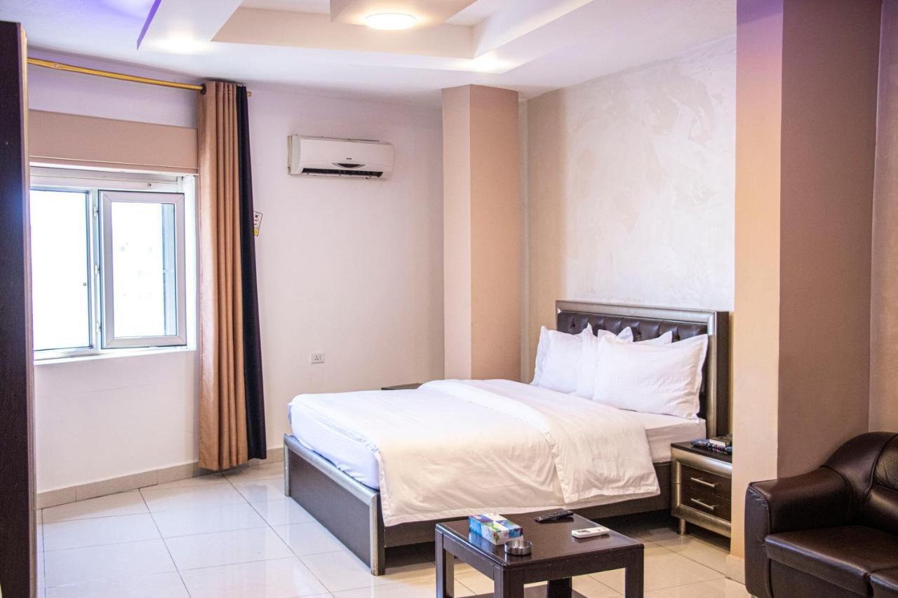 Hotel Sara Crown 2*