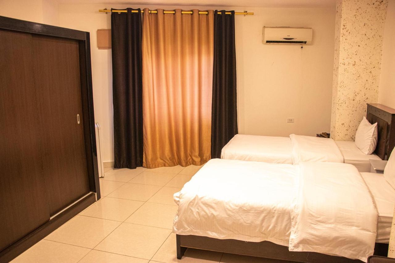 Hotel Sara Crown 2*