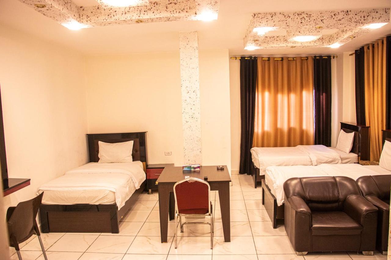 Sara Crown Hotel 2*